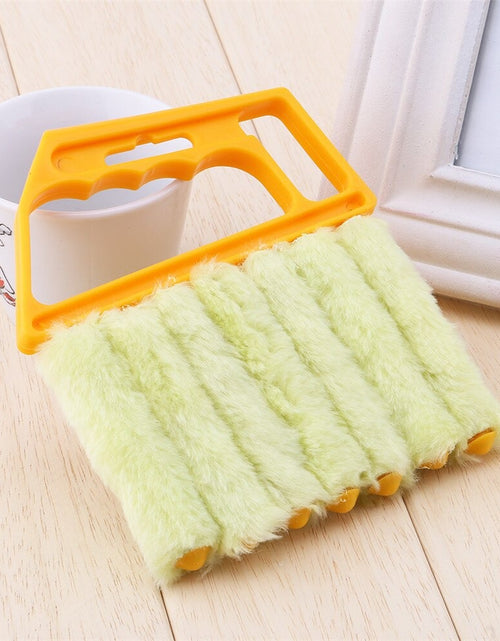 Load image into Gallery viewer, Microfiber Window Blind Cleaner
